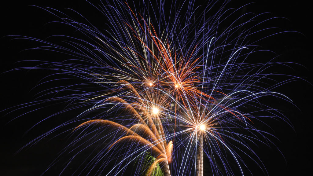 fireworks-during-nighttime