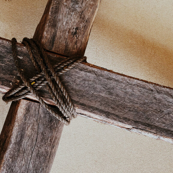 Wooden-Rugged-Cross